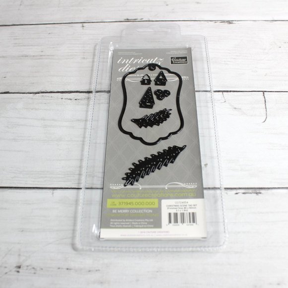 Couture Creations Christmas Tree Gift Tag Holly Metal Cutting Die - Picture 3 of 4